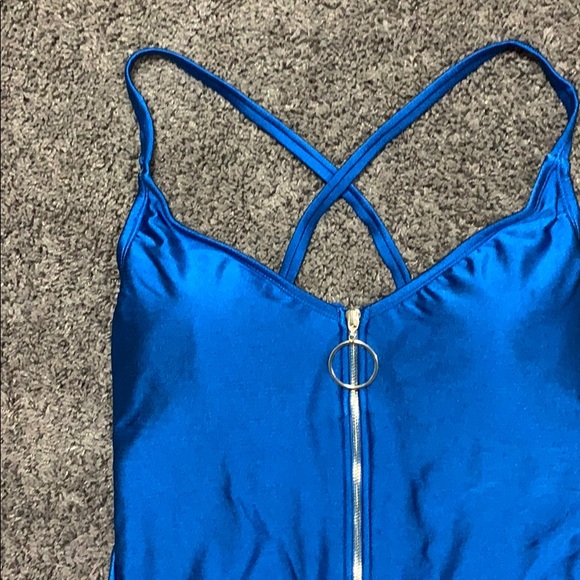 Blue Sea ๐ One piece Swimsuit ๐ฉฑ๐๐๐ฉ๐ป๐ฑ๐ผโโ๏ธ - Picture 2 of 8